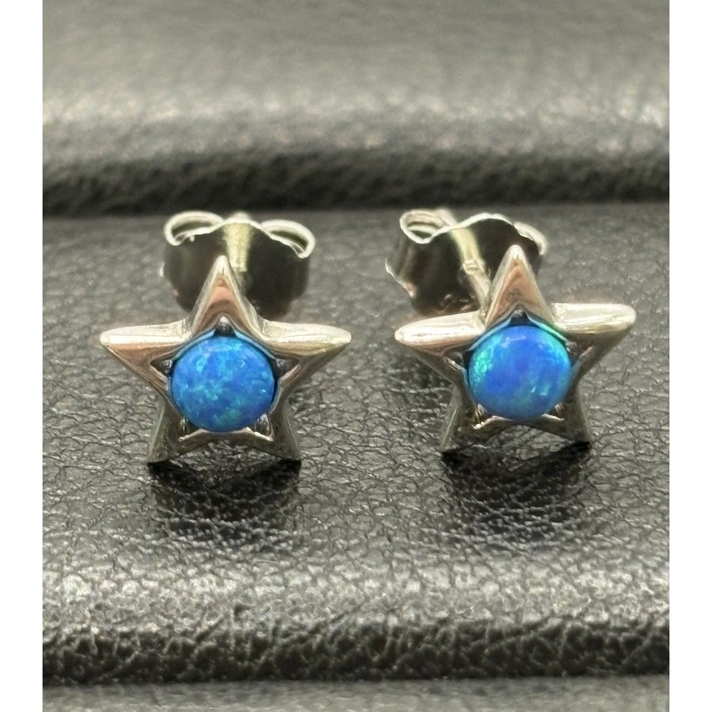 New Condition Sterling Silver Dainty Lab Blue Opal Star Studs 925 E13